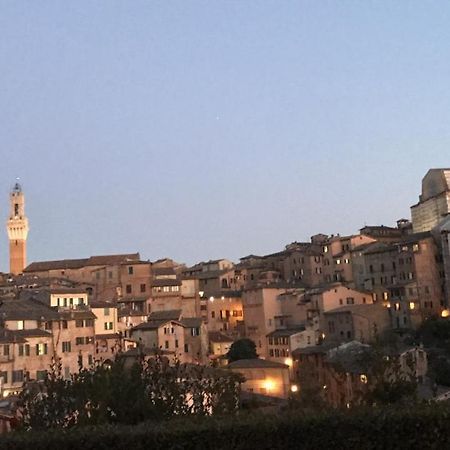 Fonte Gaia Experience Bed & Breakfast Siena Bagian luar foto