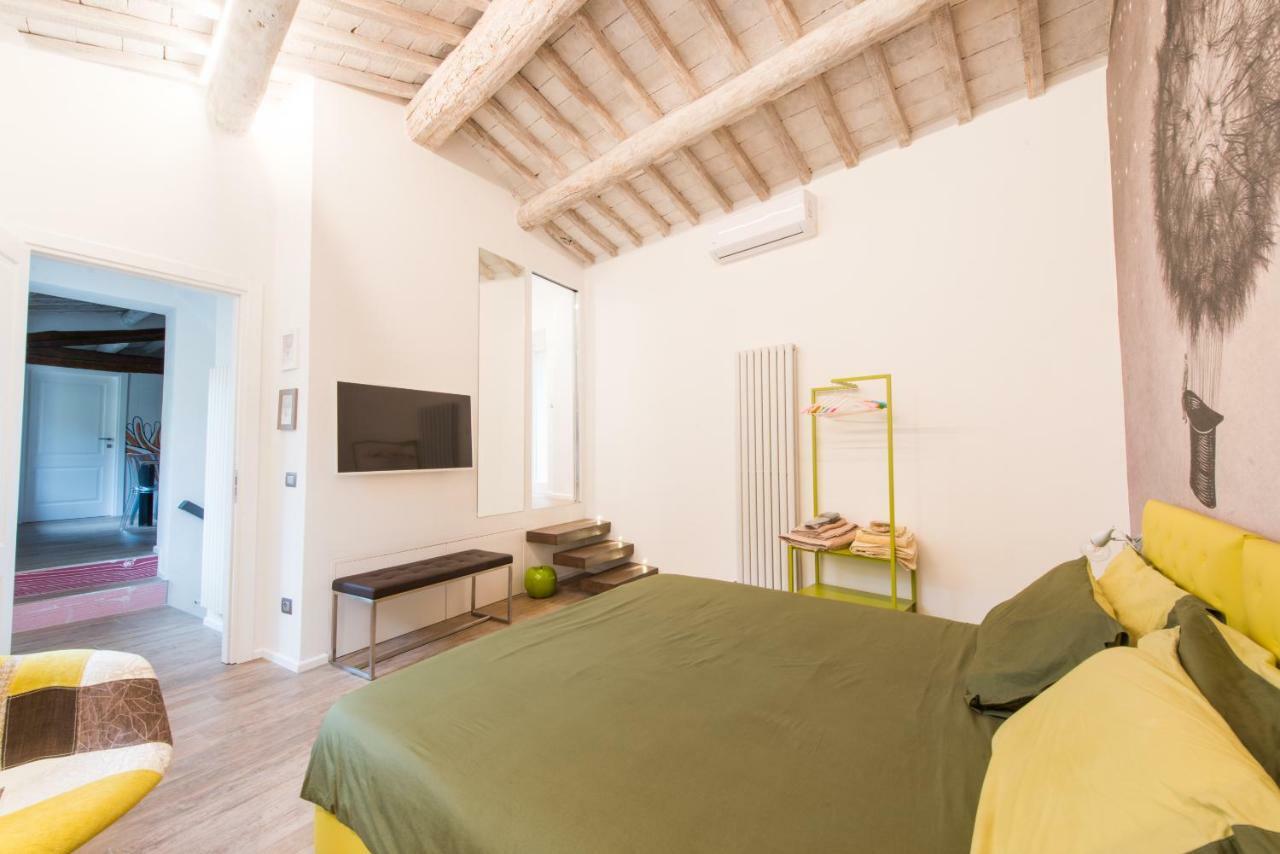 Fonte Gaia Experience Bed & Breakfast Siena Bagian luar foto